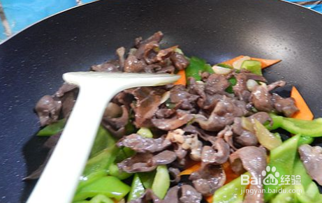 家常甜椒炒猪心的做法