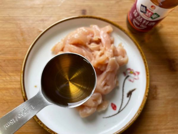 低脂鸡胸肉炒青椒