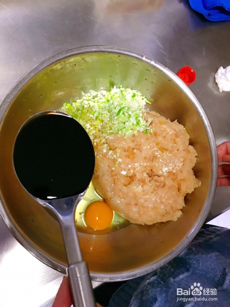 看完就会的炸鸡肉丸子