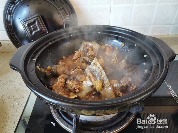 鸡腿菇炖甲鱼煲的制作方法
