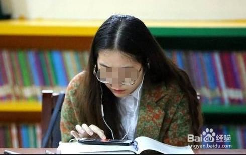 高二学生想努力学习，但沉迷玩手机，该怎么办？