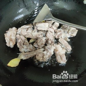 养生食补玉米冬瓜排骨汤的做法