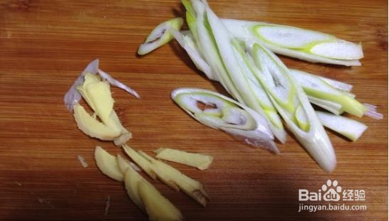 怎样炸带鱼不粘锅