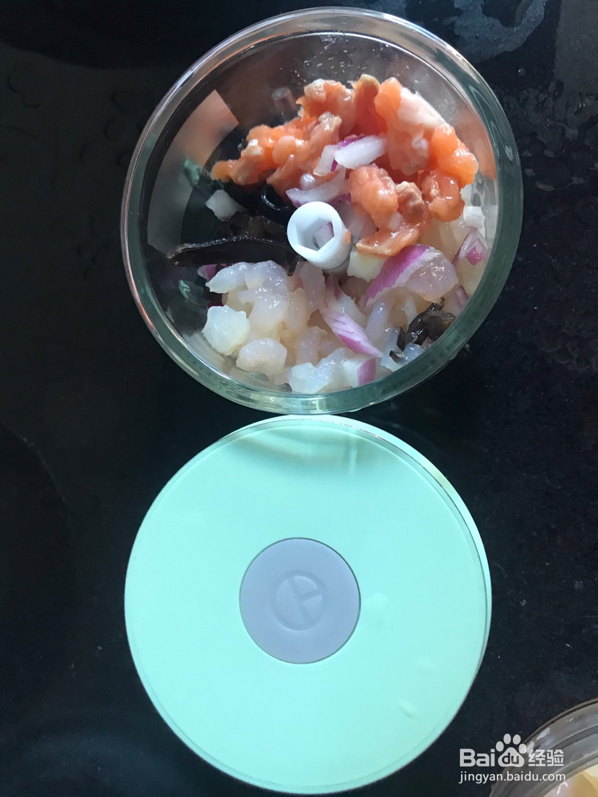 美味三文鱼虾仁小馄饨的做法