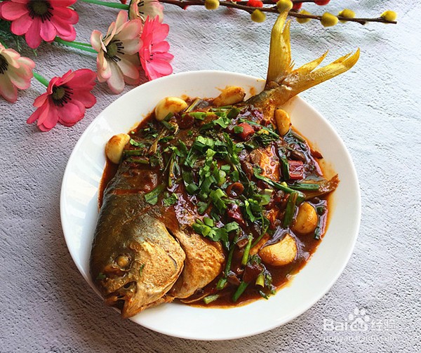 如何自制黄豆酱烧鲳鱼