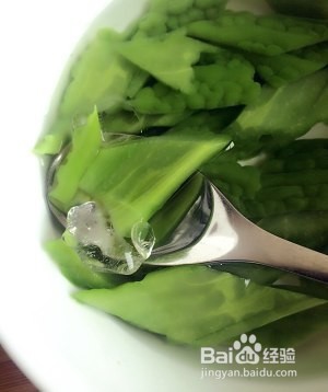 怎么做冰镇蜂蜜苦瓜