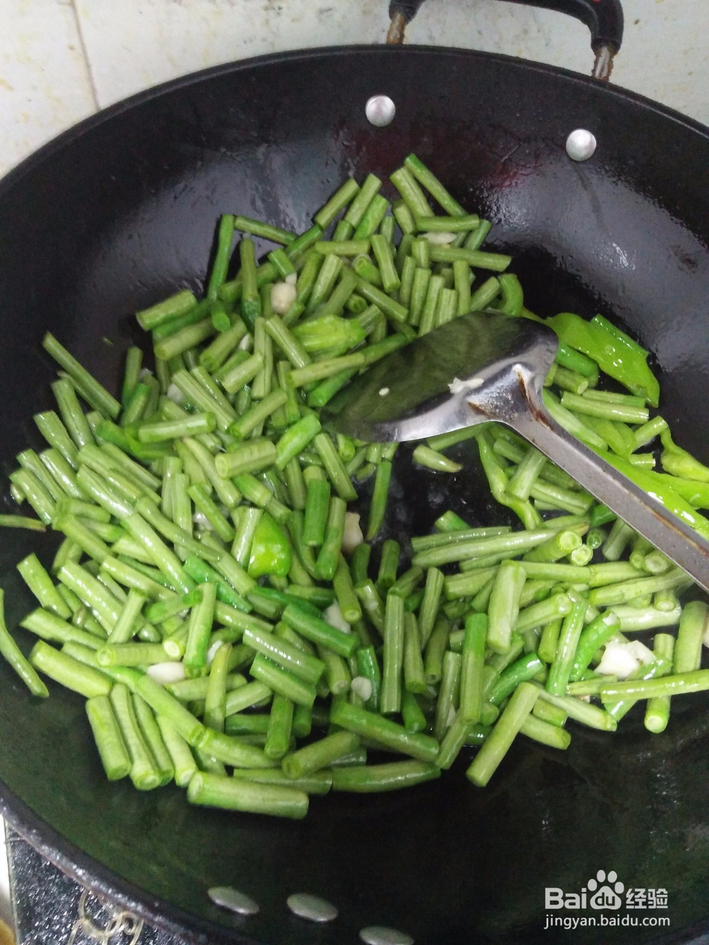 妈妈最爱做的炒豆角怎么做简单有好吃