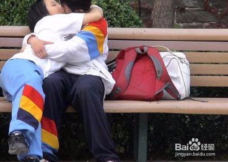 家长如何应对孩子青春期早恋