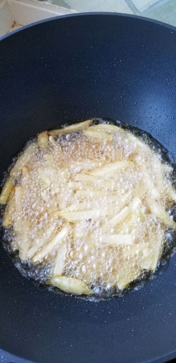 蒜薹土豆洋葱溜肉片