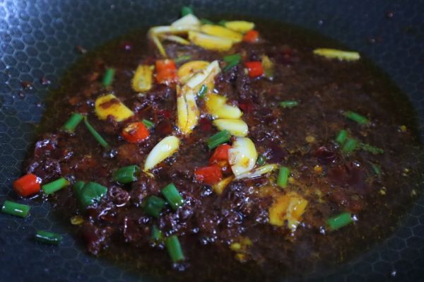 家常香辣豆腐煲