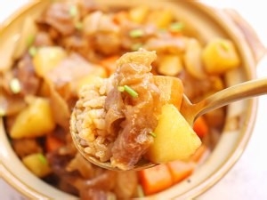 巨好吃的黑椒土豆肥牛饭