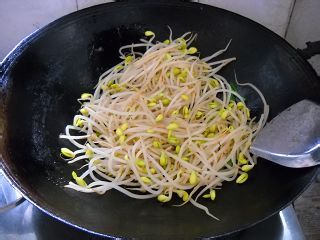 韭菜炒豆芽