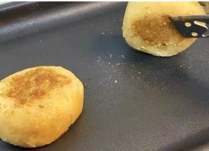 肉松奶酪饼的简单制作方法