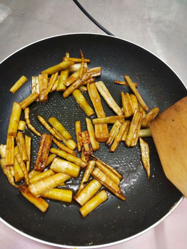 英姿飒爽油焖笋