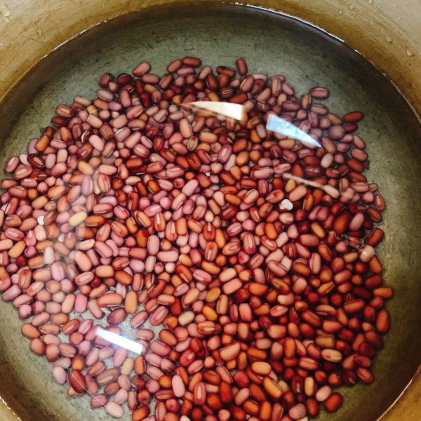 夏日甜点三色芋圆红豆椰奶