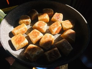 手抓饼肉松汤圆怎么做
