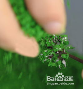 模型树干粘树粉的方法