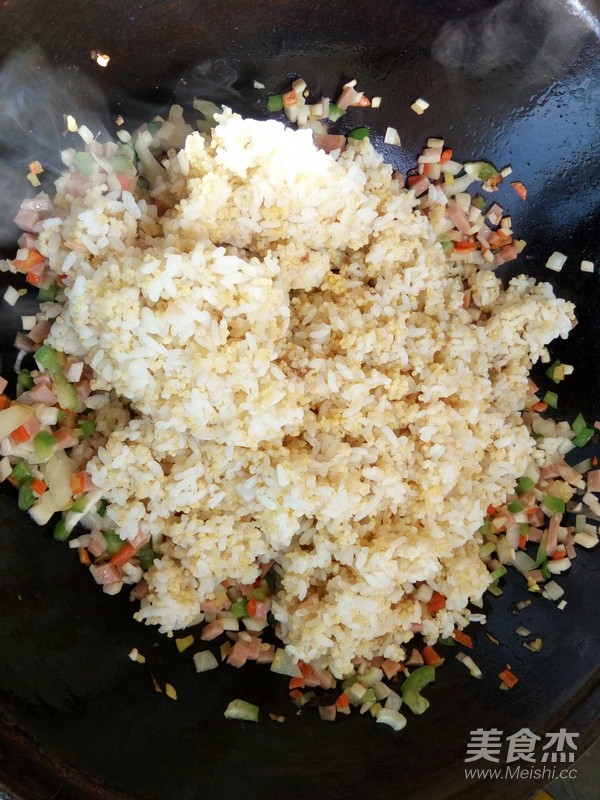 杂蔬炒二米饭