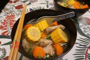 排骨胡萝卜玉米汤的做法