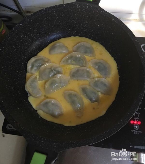 用鸡蛋煎饺子