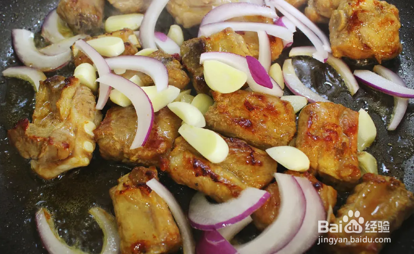 排骨焖饭怎么做？