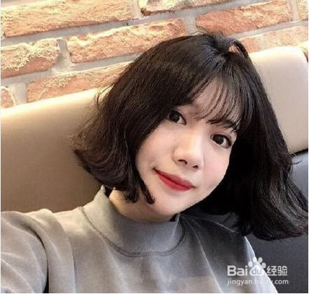 发尾卷短发发型