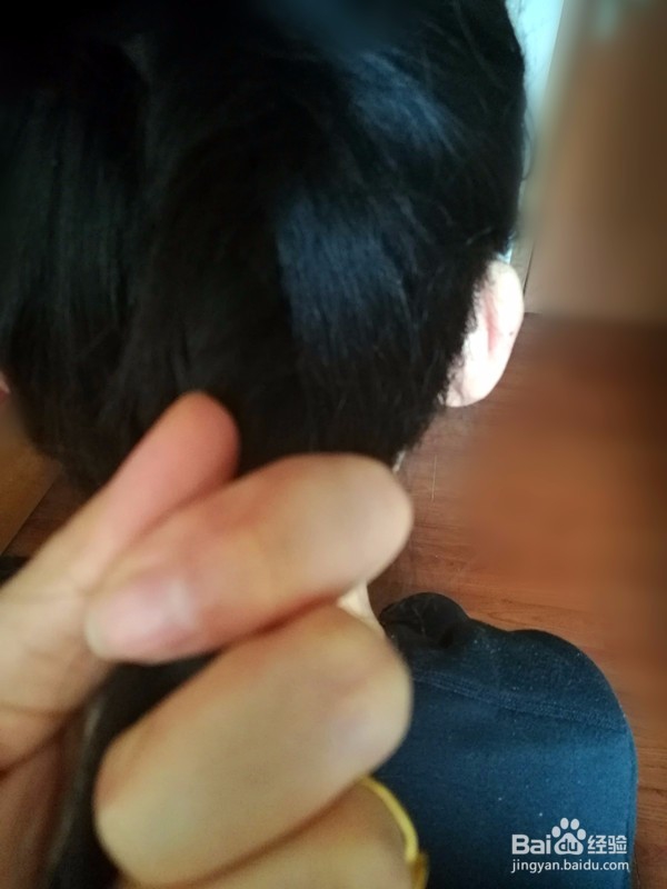 俏皮丸子头扎法