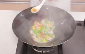 怎样做草菇彩椒烩芦笋