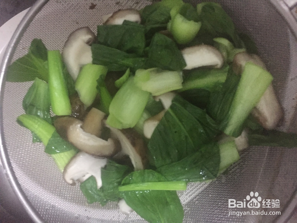 蘑菇炒青菜最简单最省事的方法