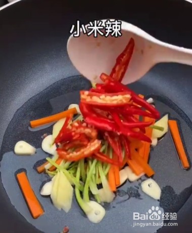 怎样做家常下饭菜泡椒凤爪