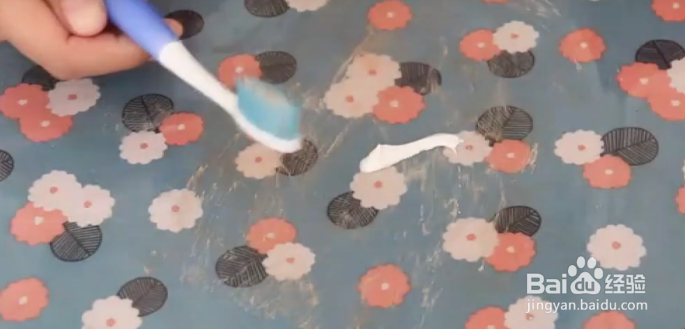 桌布发霉怎么洗掉霉斑