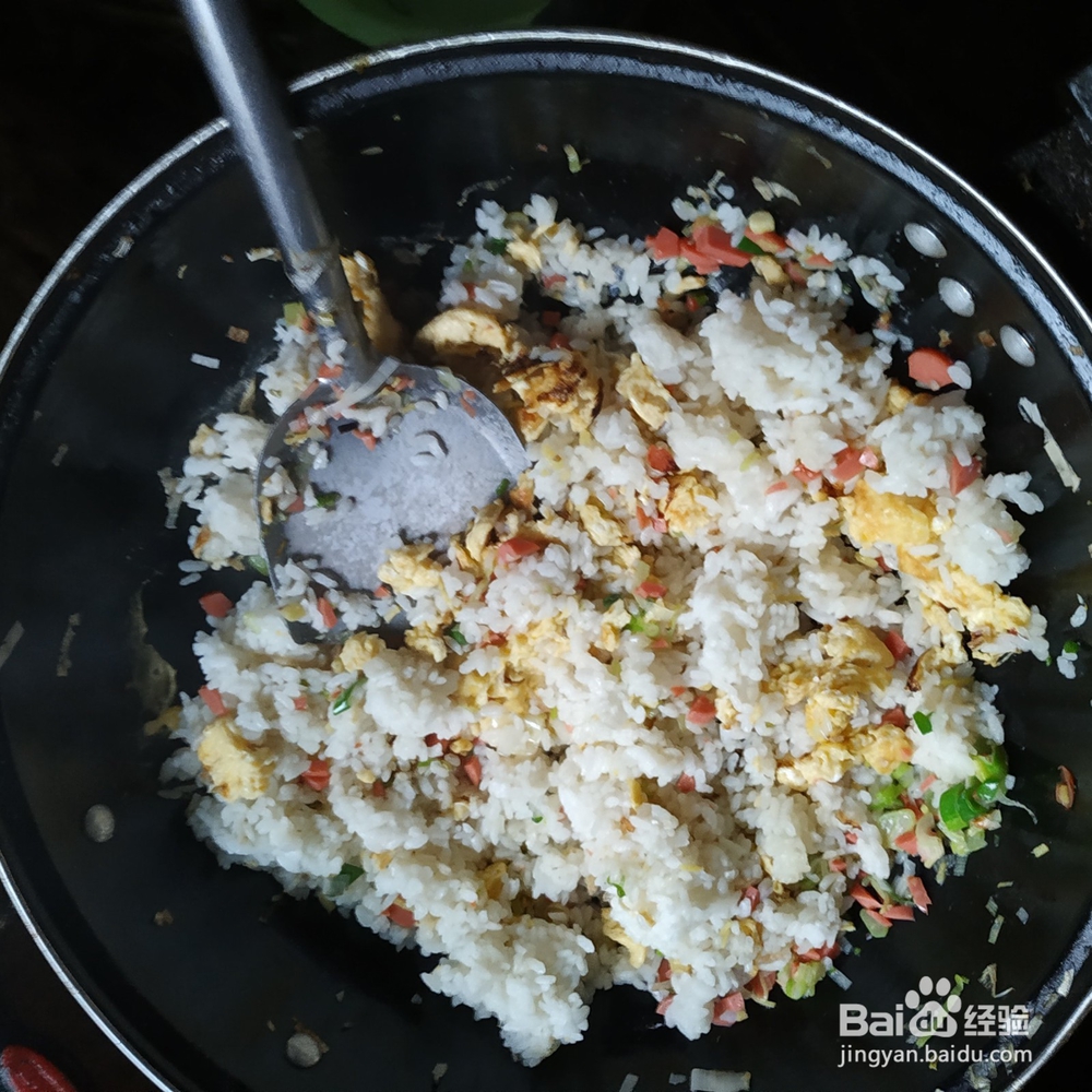怎么给父母做一顿美味的鸡蛋火腿炒米饭