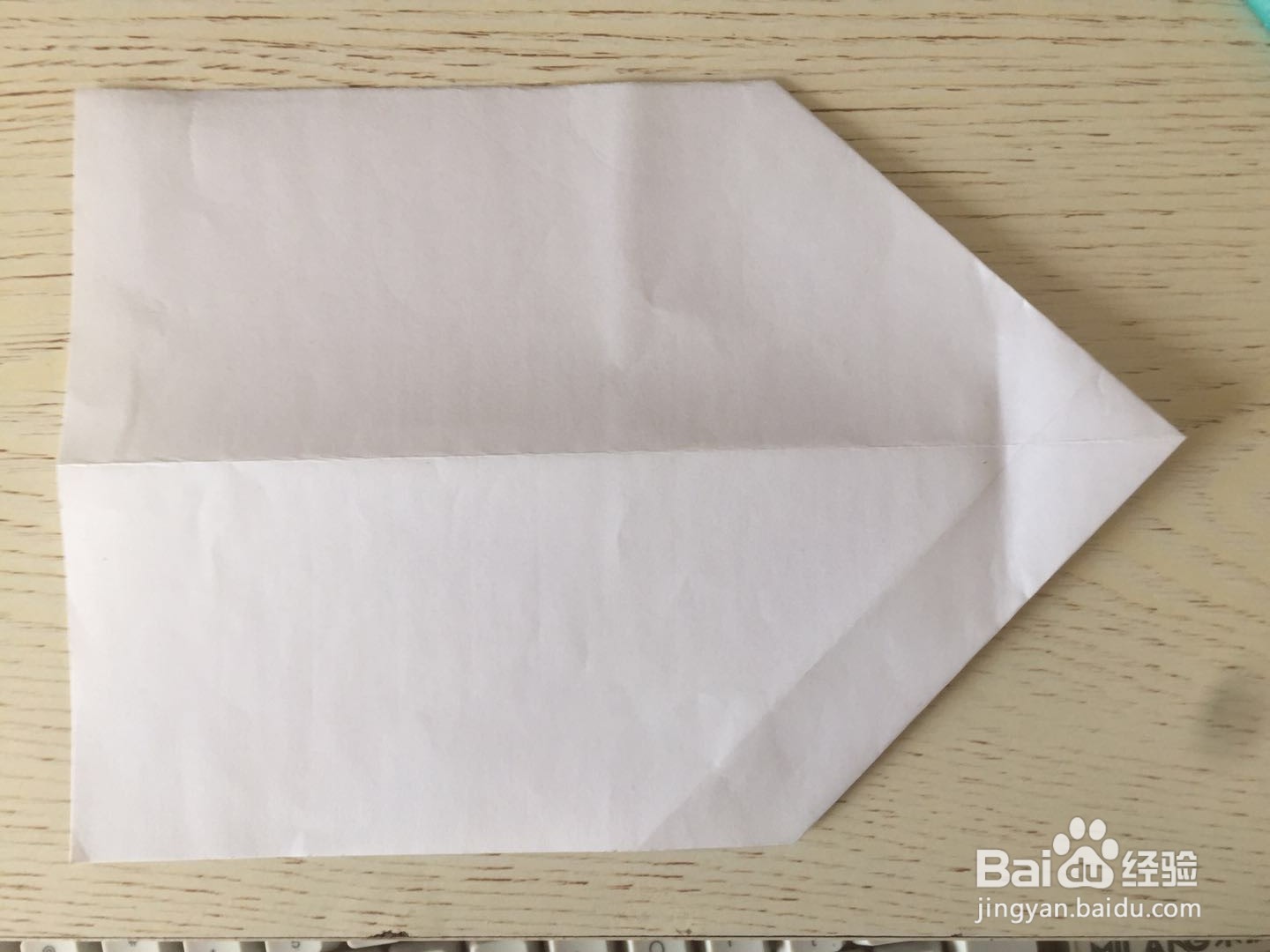 纸飞机的简单折法