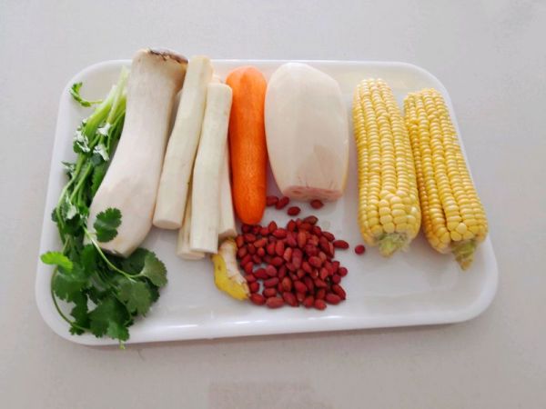 莲藕玉米花生山药汤