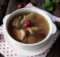 杜仲党参乳鸽汤