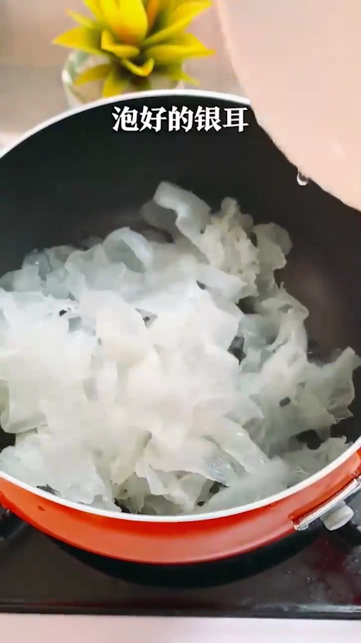 红枣银耳枸杞汤怎么做？