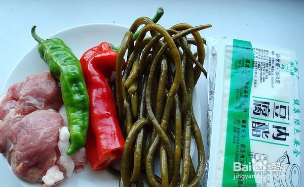 一步步做喜欢的酸豆角肉丁蒸豆腐