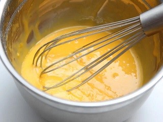 Hello Kitty杯子蛋糕怎么做？