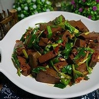 营养美食制作韭菜炒鸭血