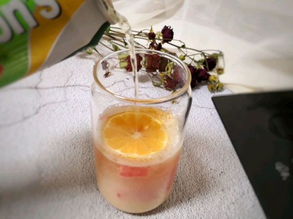 西瓜乳酸菌气泡饮