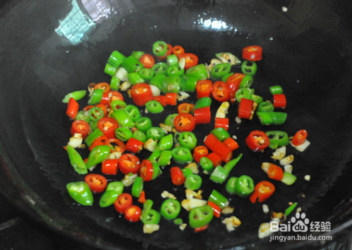 青辣椒炒玉米的做法