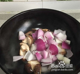 洋葱花菇小炒的做法