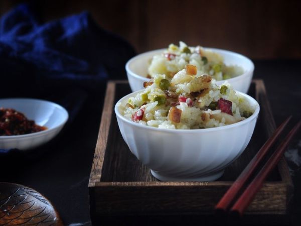 腊肉豌豆糯米饭