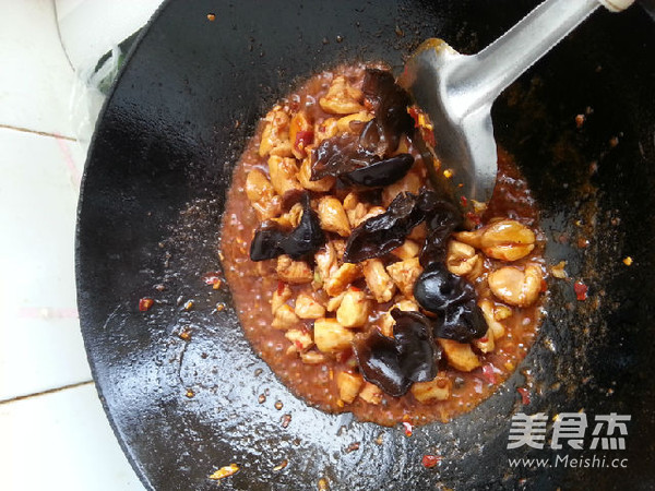 毛豆炒鸡腿肉
