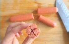 怎么烹制一道美食培根卷肠 