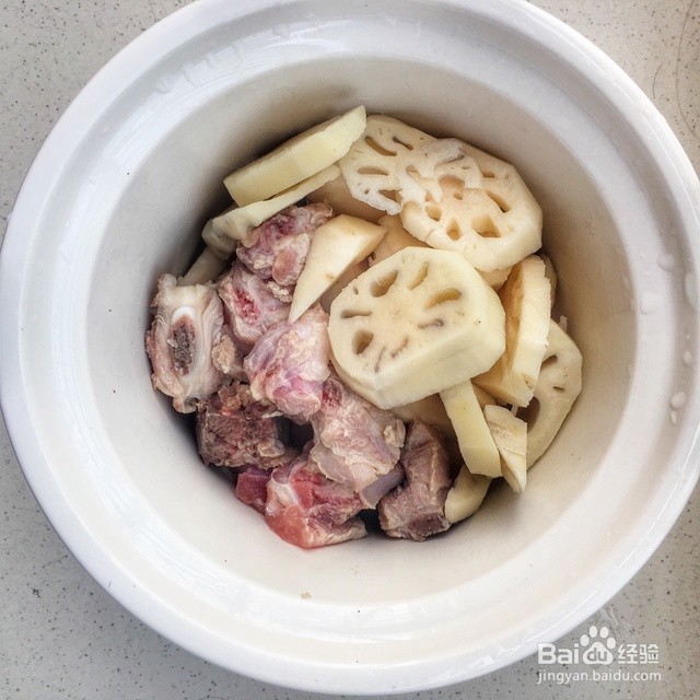 排骨汤的制作方法