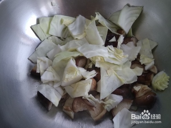 如何制作素炒圆白菜