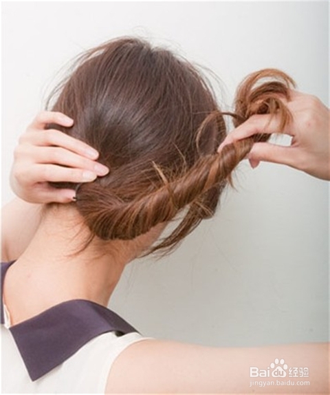 女生露额头发型扎法