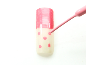 公主风粉红点指甲彩绘