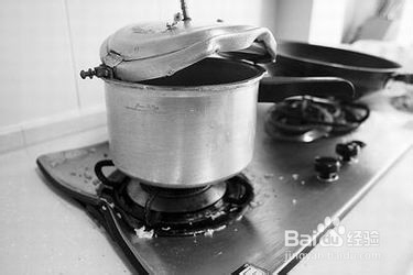 儿童奶瓶简便消毒